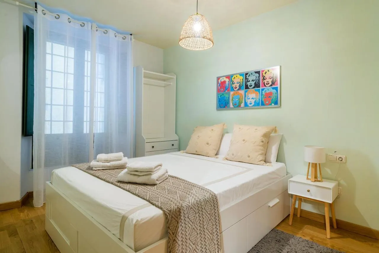 Elena Apartments - Girona