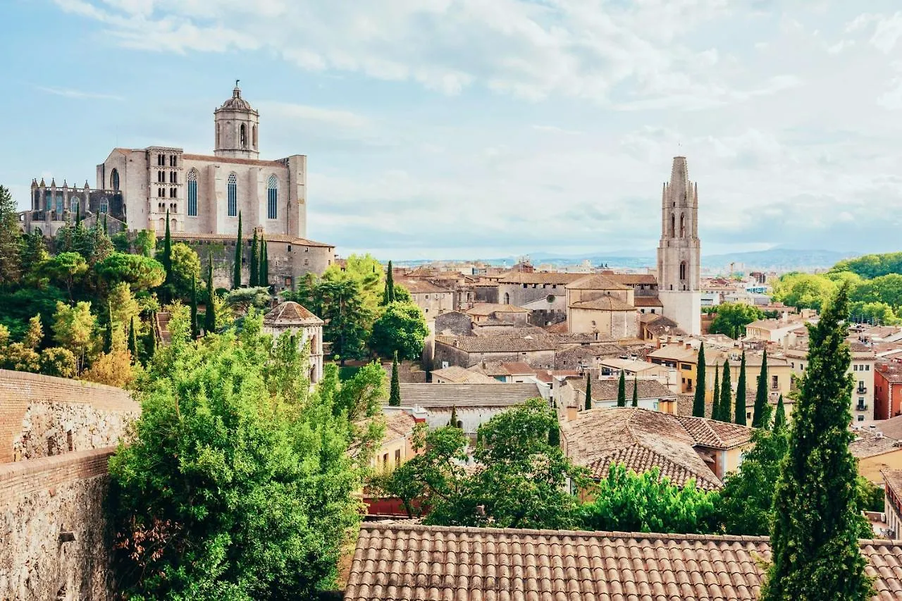 Elena Apartments - Girona Spain